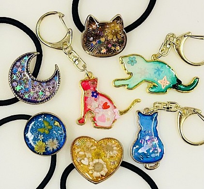 ヘアゴム　キーホルダー　レジン　クラフト　手作り
